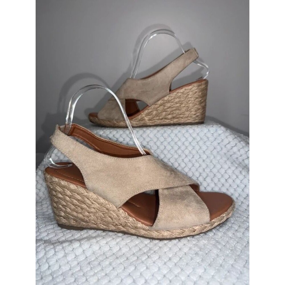 Tommy Bahama platform wedge sandals size 8.5